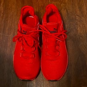RED COMFORTABLE PUMA SNEAKERS